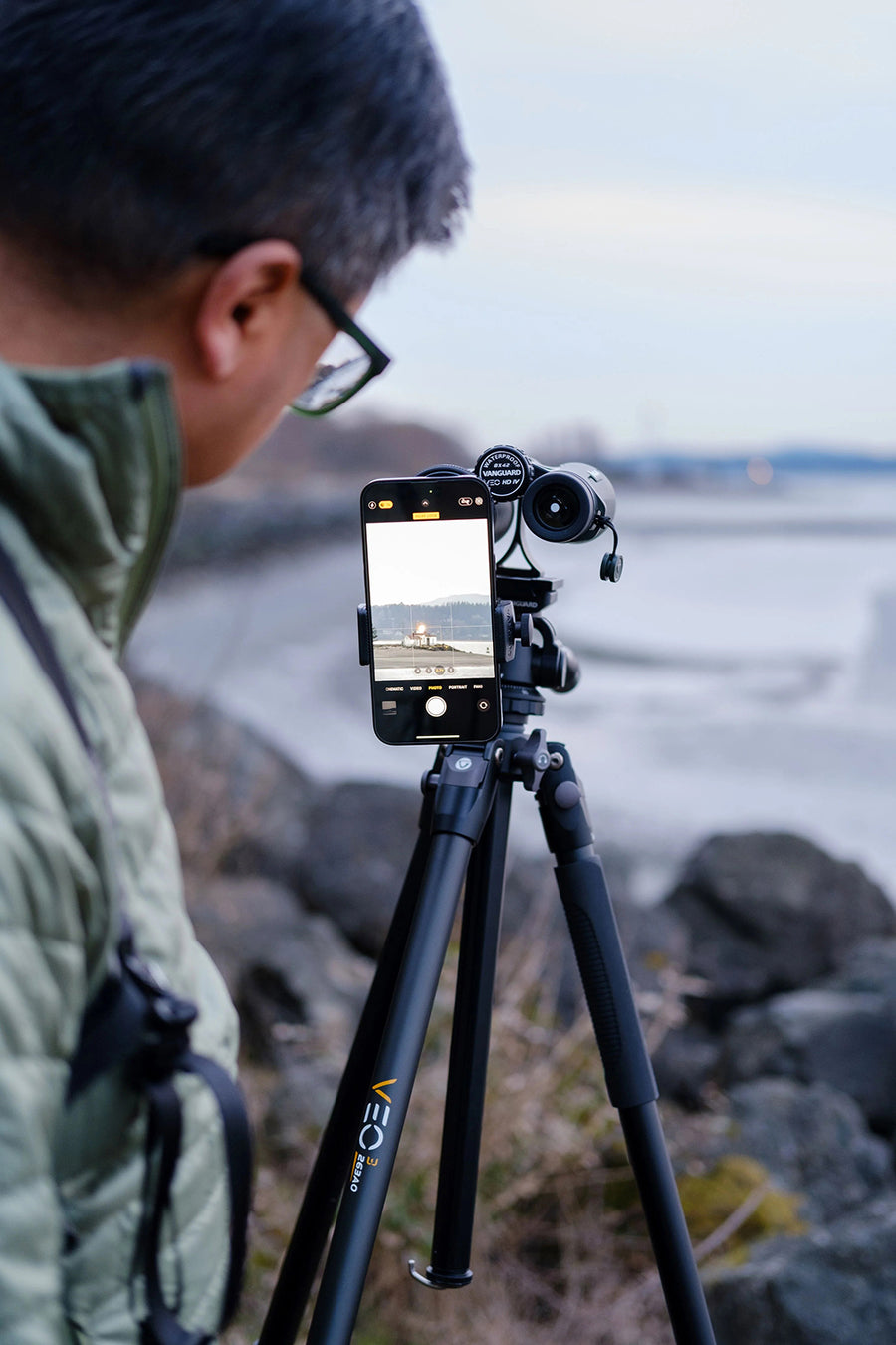 VEO HD IV 10X42 Binoculars + Veo Optic Guard Harness + Vanguard Digiscoping Kit Pack 