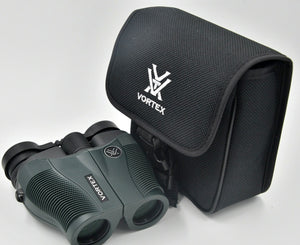 Binóculos Vortex Vanquish 8X26 