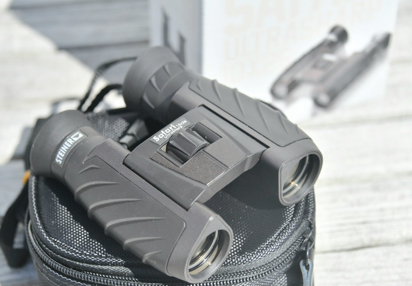 Steiner Safari UltraSharp 10X26 Binoculars 