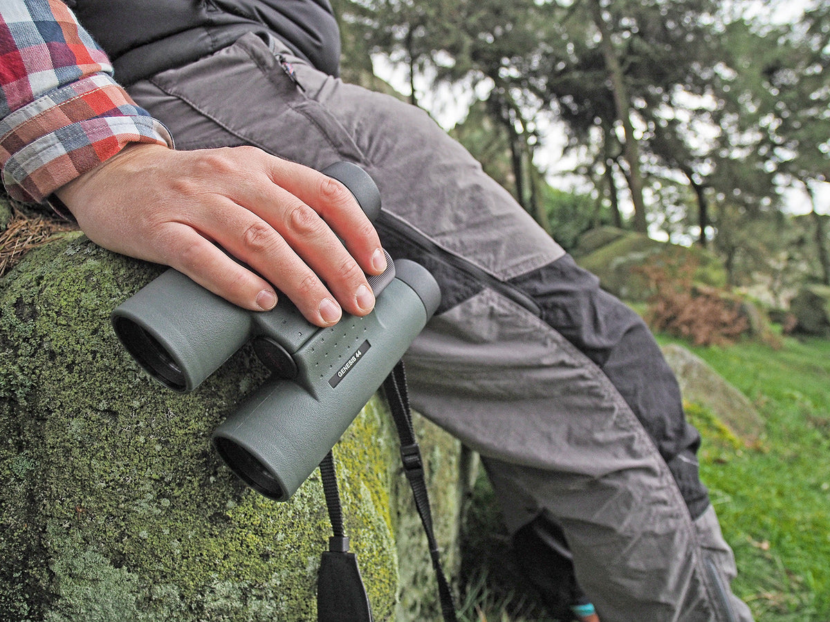 Kowa Genesis XD44 8,5×44 · En main