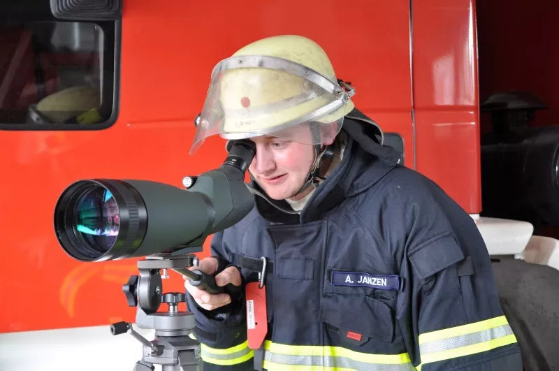 Luneta terrestre BRESSER Pirsch 25-75x100 45° 